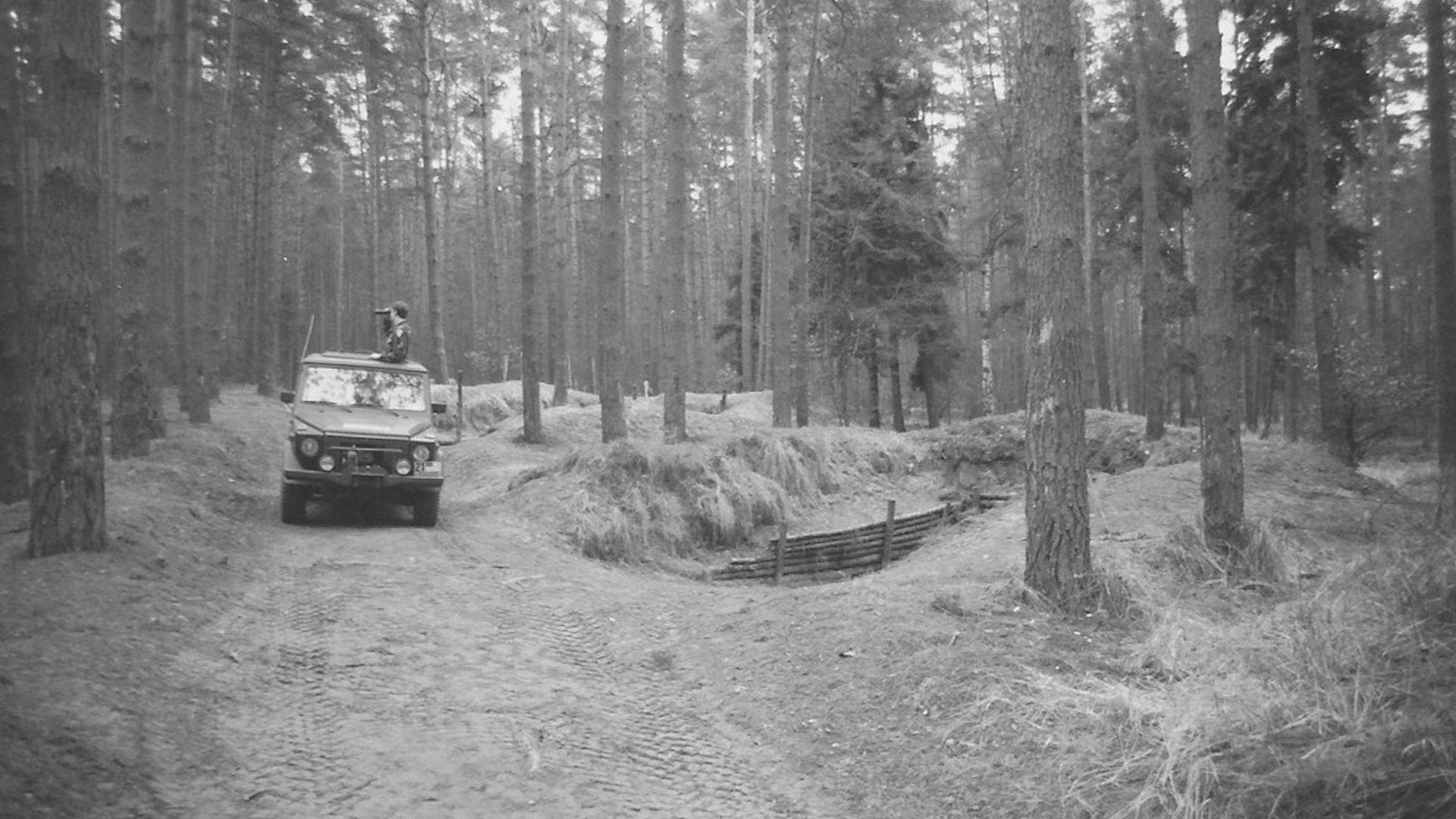 Picture of a different USMLM vehicle in East Germany.